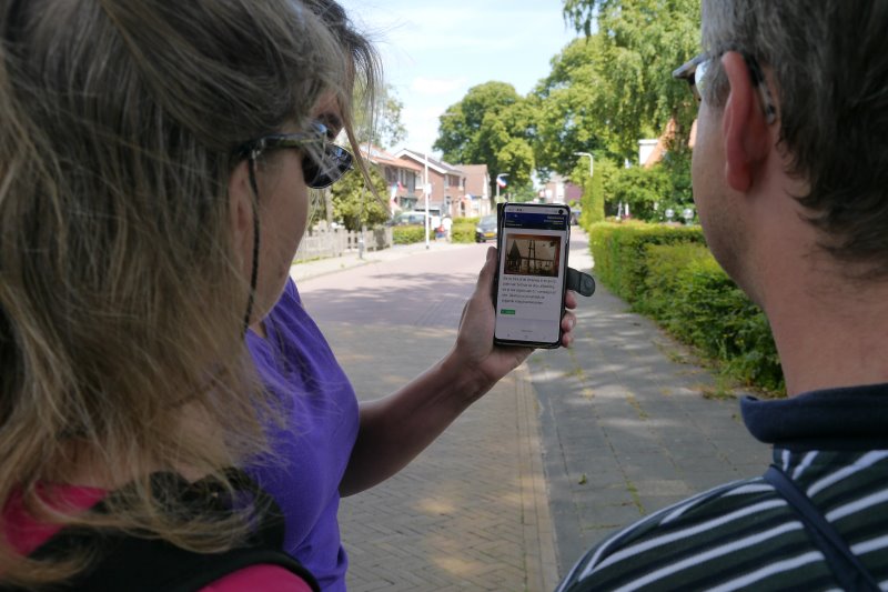 volwassenen met de WebAdventure speurtocht app in Wanneperveen